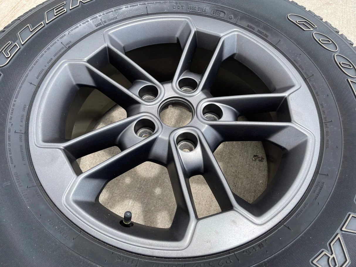 17" Jeep Wrangler Gladiator OEM 9158 9197 wheel rim GRAY spare Texas Truck Tire