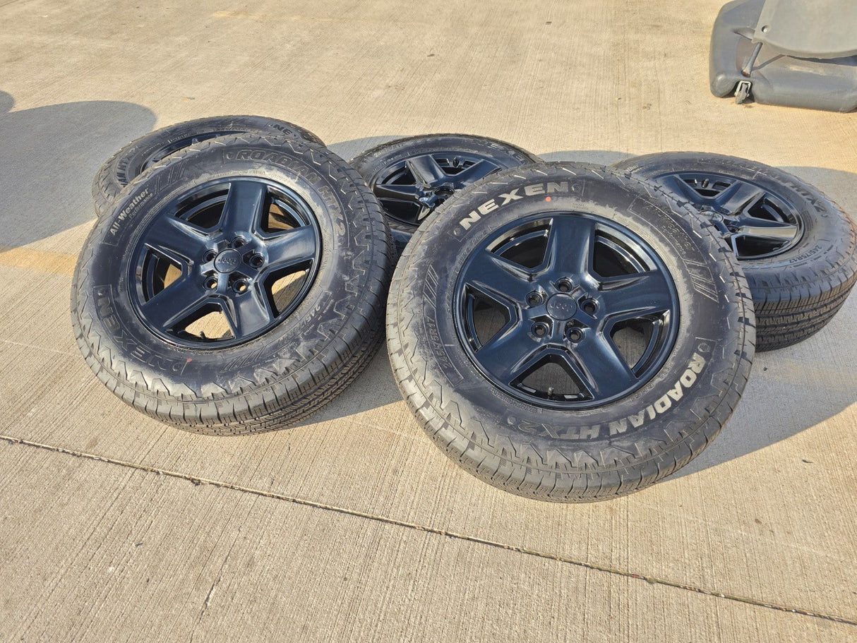 17" Jeep Gladiator BLACK OEM wheels rims 9235 Wrangler 2024 2025 2026 NEW Texas Truck Tire