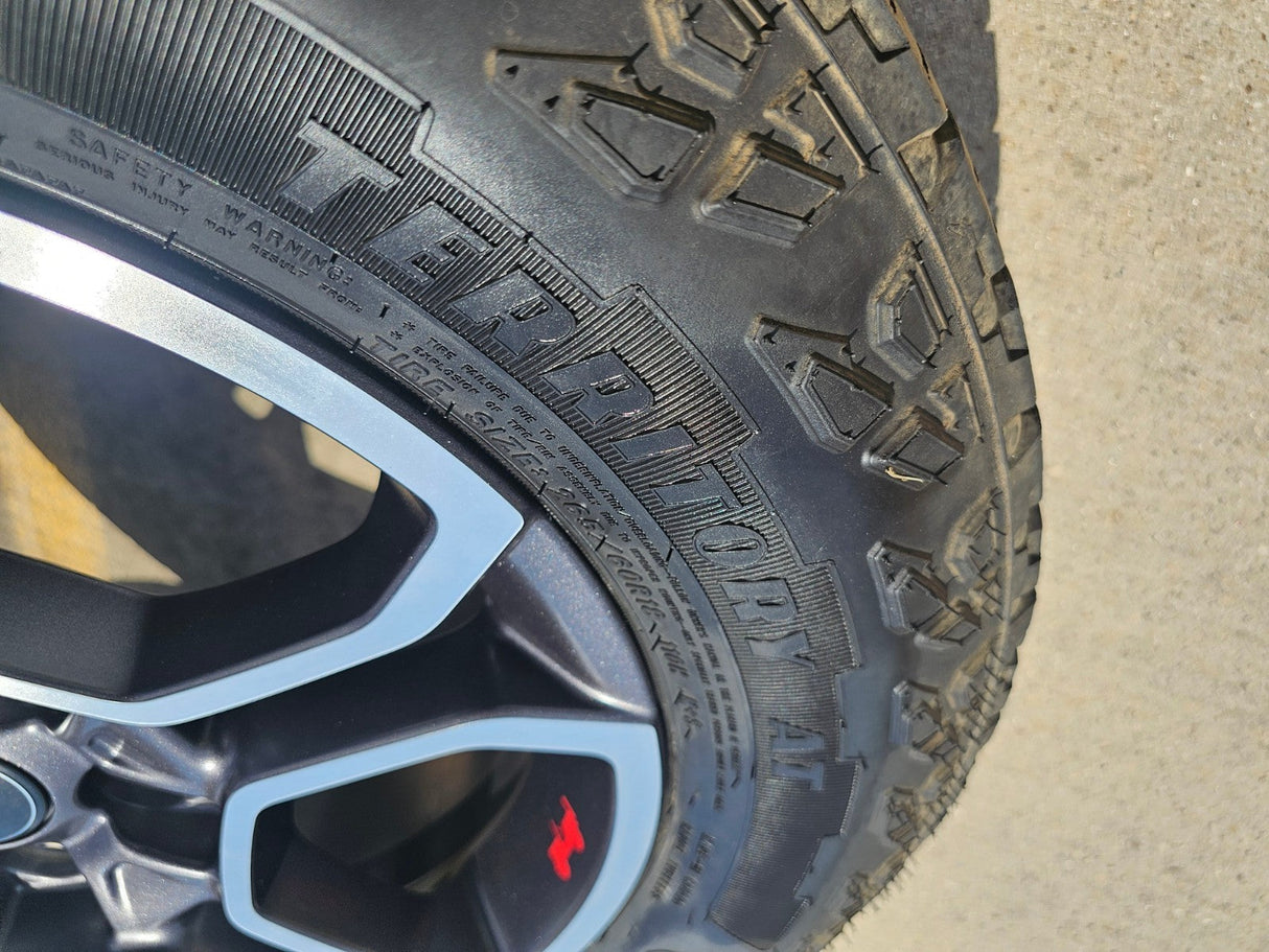 18" Jeep Grand Cherokee TRAILHAWK L OEM wheels rims 9309 Durango tires Texas Truck Tire