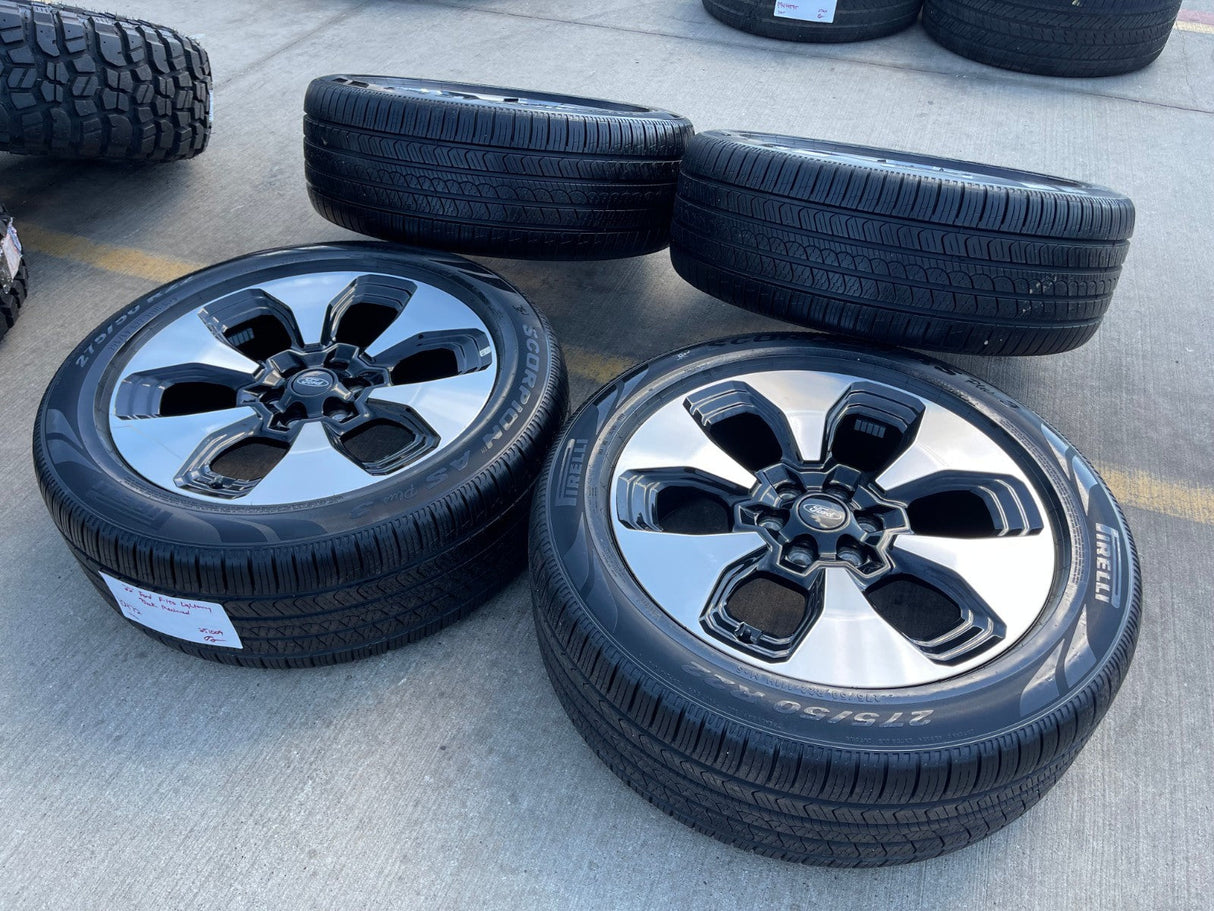 22" Ford F-150 Expedition LIMITED OEM rims wheels 10472 tires PIRELLI Texas Truck Tire