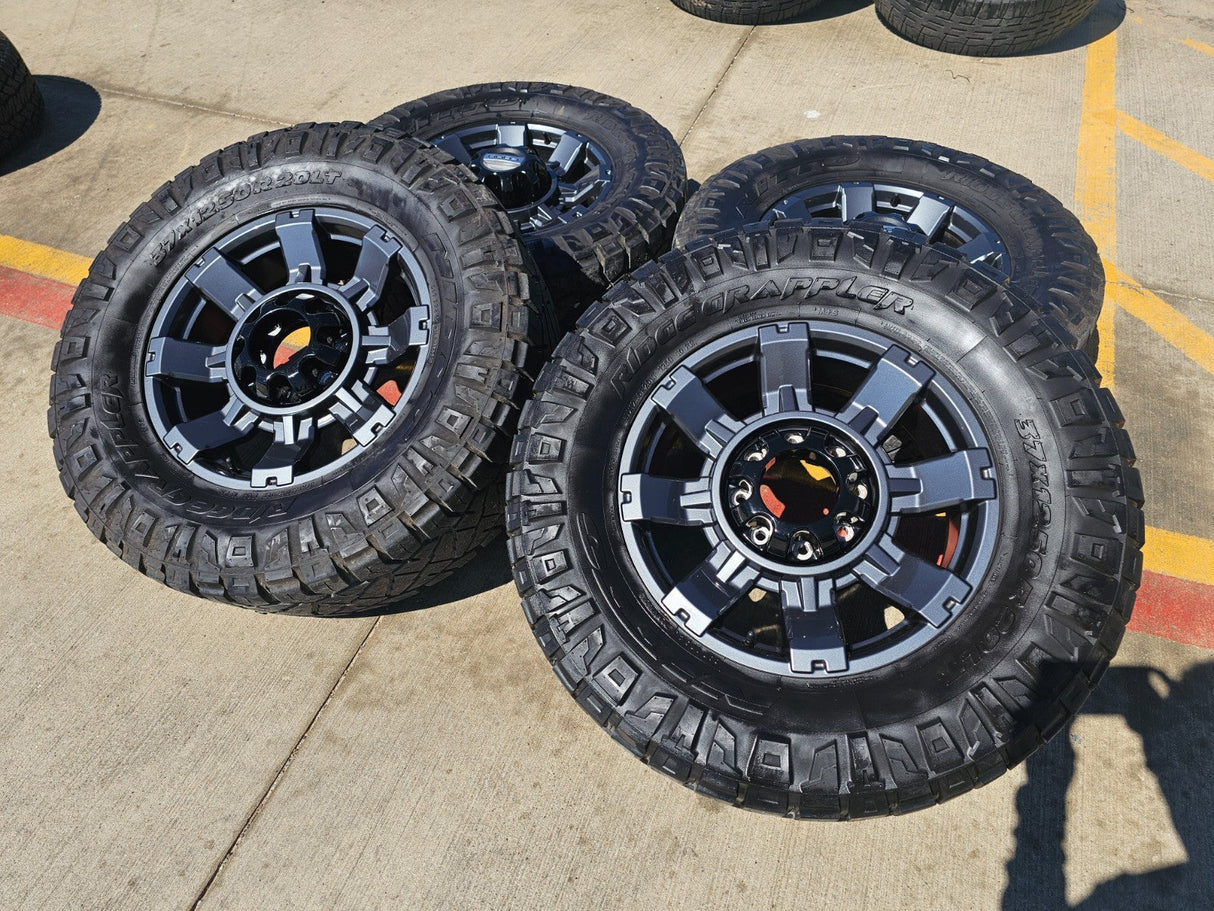 20" Ford F-250 F-350 OEM 10296 10485 Lariat wheels rims NITRO 37" Texas Truck Tire