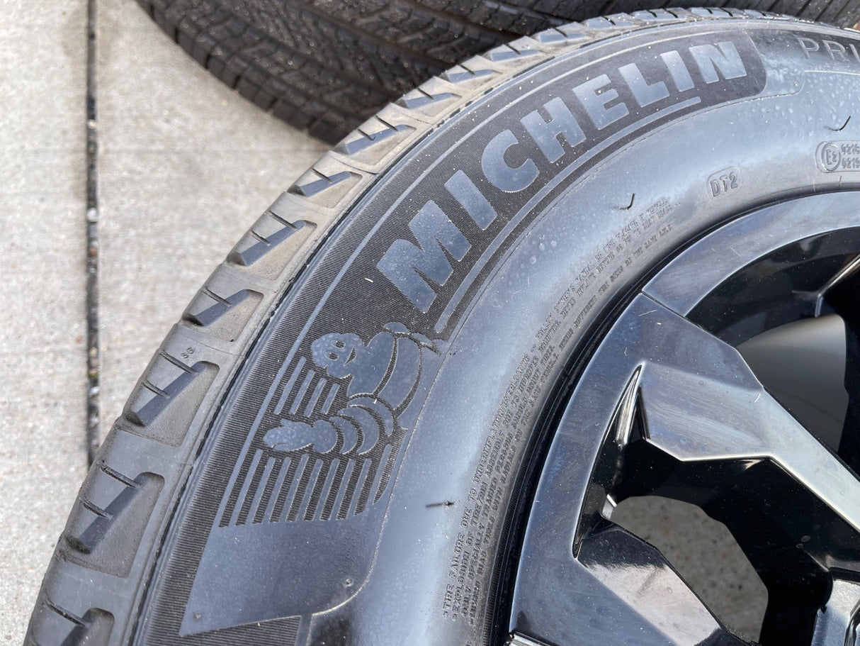 18" Chevy Silverado Suburban Tahoe OEM 14091 wheels rims GMC MICHELIN Texas Truck Tire