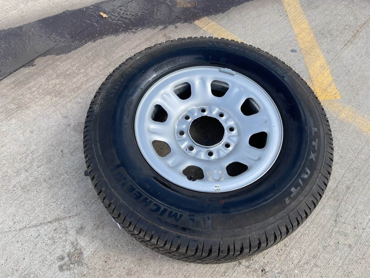 18" Chevy Silverado GMC Sierra 2500 3500 OEM 8096 wheel rim spare MICHELIN NEW Texas Truck Tire