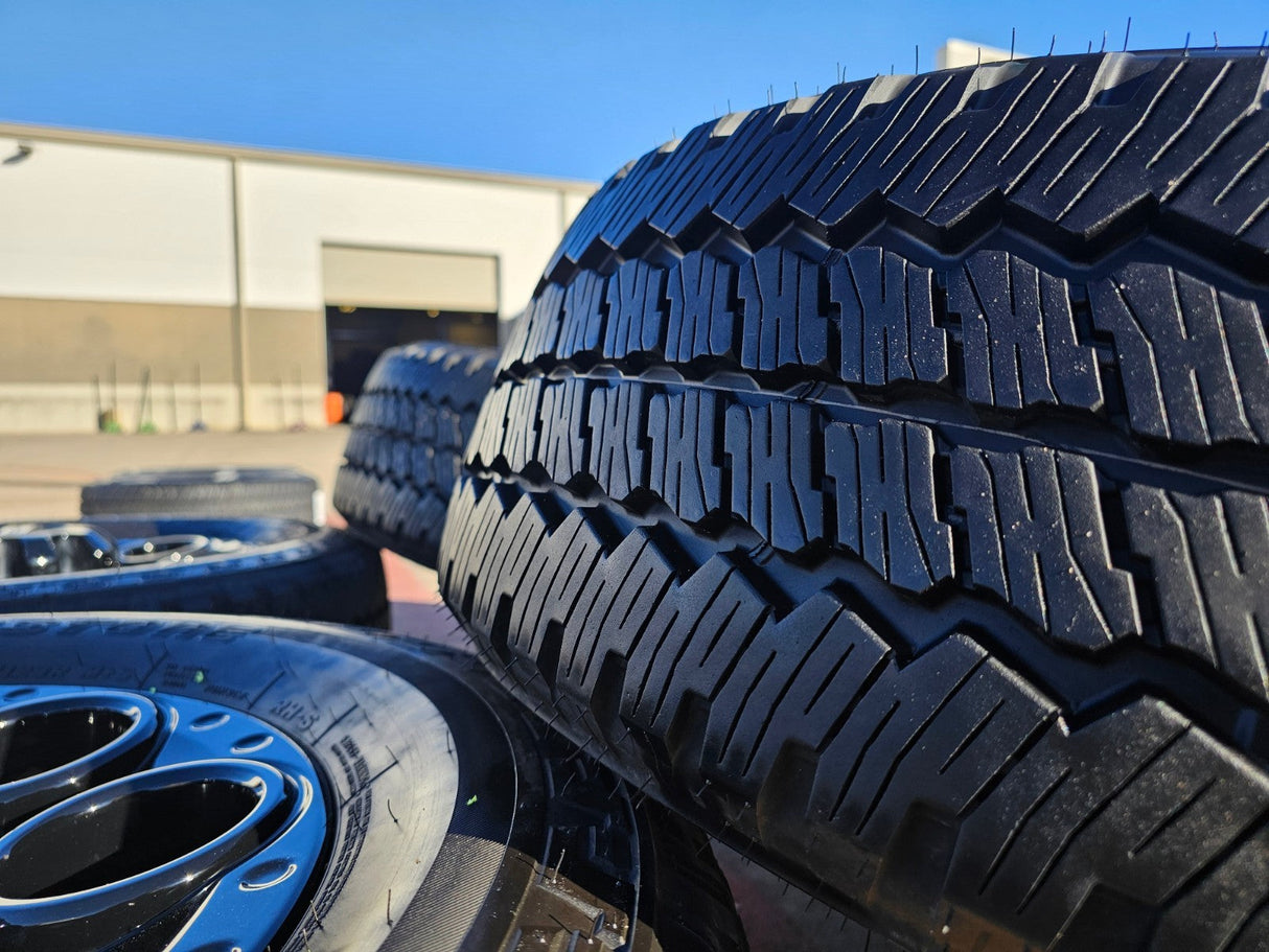 20" Ford F-250 F-350 OEM black Lariat 10299 10484 wheels rims 2024 2025 2026 Texas Truck Tire