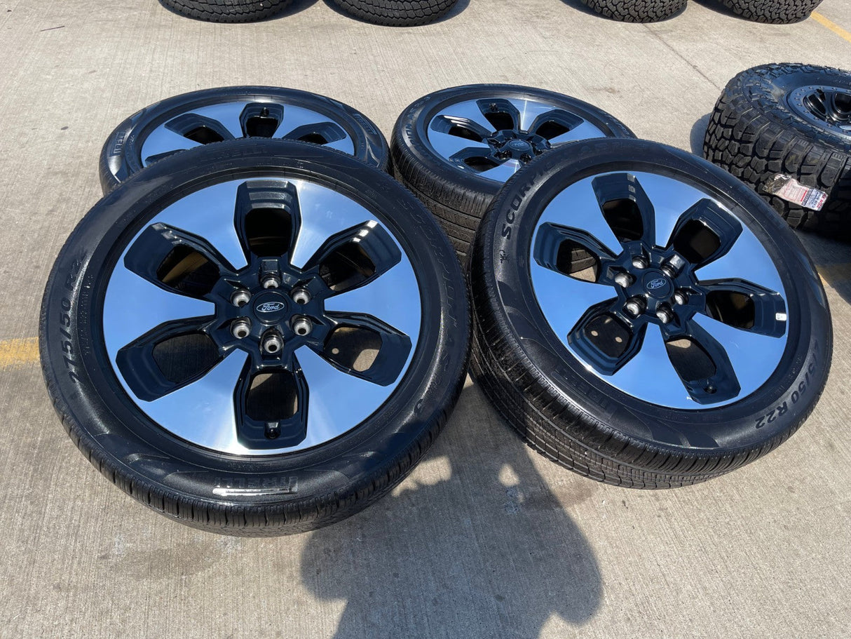 22" Ford F-150 Expedition LIMITED OEM rims wheels 10472 tires PIRELLI Texas Truck Tire