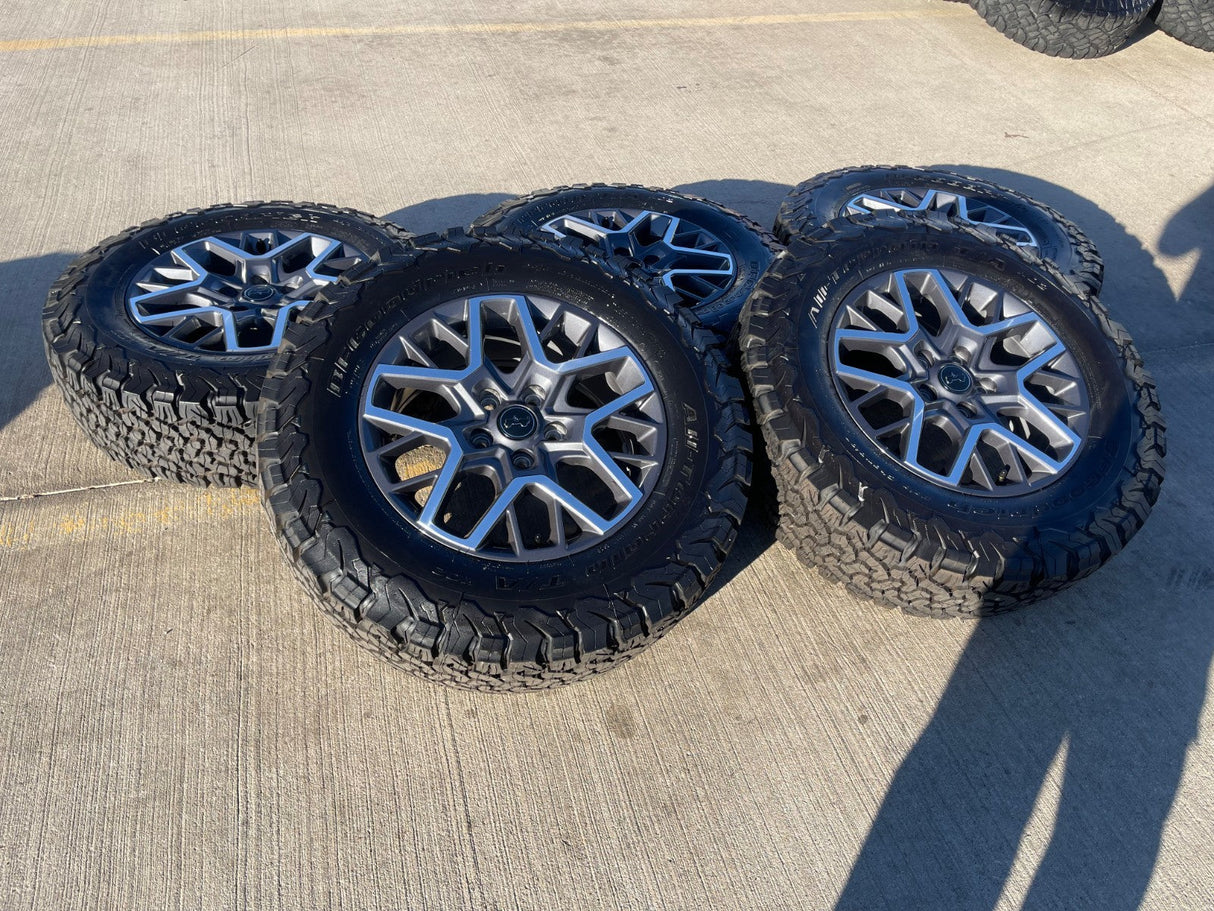 18" Jeep Wrangler Grand Cherokee Gladiator OEM 9331 wheels rims NEW BFG Texas Truck Tire
