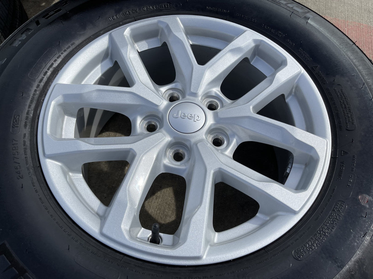 17" Jeep Wrangler Gladiator RUBICON OEM 9301 95329 wheels rims tires MICHELIN Texas Truck Tire