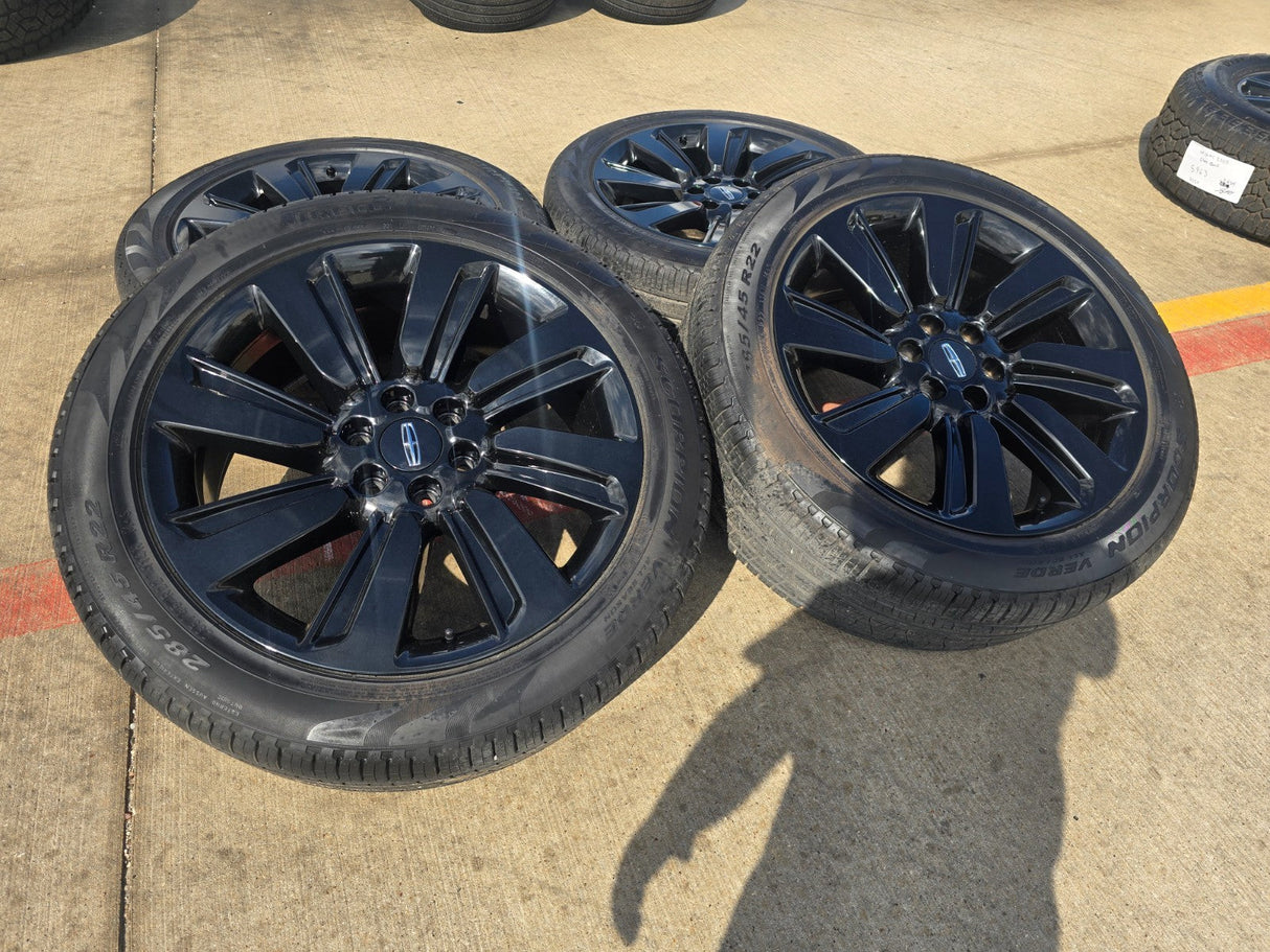 22" Lincoln Navigator OEM rims wheels Black Label 95384 10496 tires PIRELLI NEW Texas Truck Tire