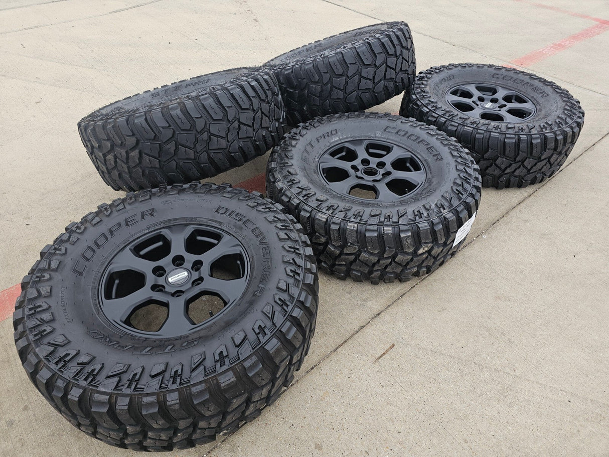 17" Ford Bronco SASQUACH wheels rims 10384 OEM Ranger COOPER STT PRO 37" Texas Truck Tire