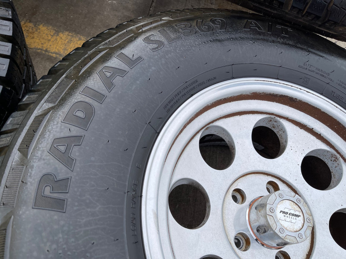 17" 17x9 Pro Comp Series 69 Jeep Wrangler Gladiator 5x127 5x5 wheels rims 35" Texas Truck Tire