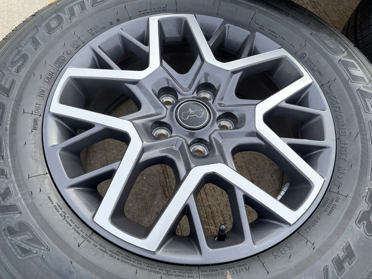 18" Jeep Wrangler Grand Cherokee Gladiator OEM 9331 wheels rims 2025 2026 NEW Texas Truck Tire