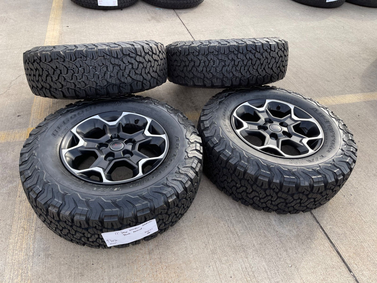 17" Jeep Wrangler Rubicon OEM wheels rims Gladiator 96832 9282 BFG KO2 A/T NEW Texas Truck Tire