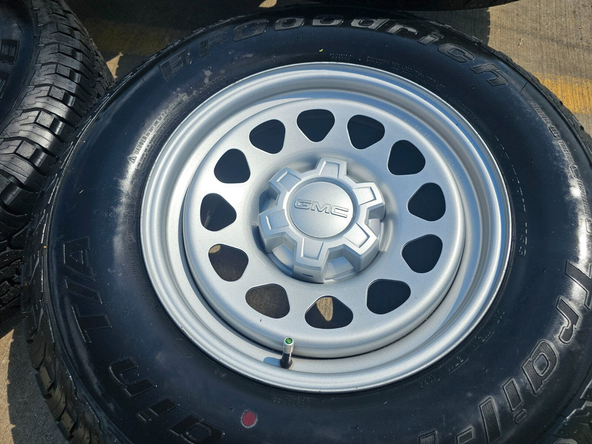 17" GMC Sierra Chevy Silverado OEM wheels rims tires 8130 Yukon NEW BFG A/T Texas Truck Tire
