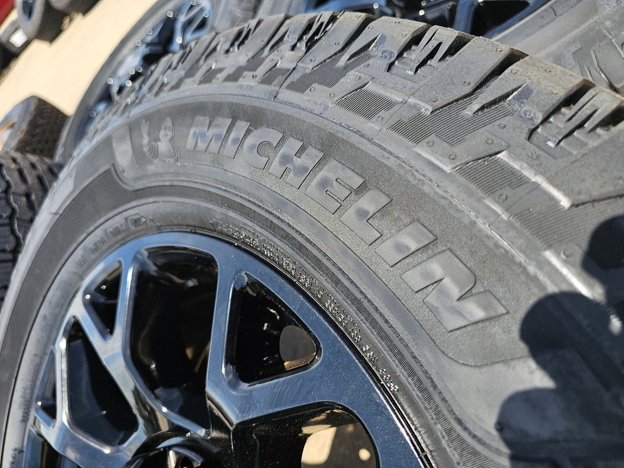20" Ford F-250 F-350 OEM Lariat wheels rims 10292 tires MICHELIN NEW Texas Truck Tire