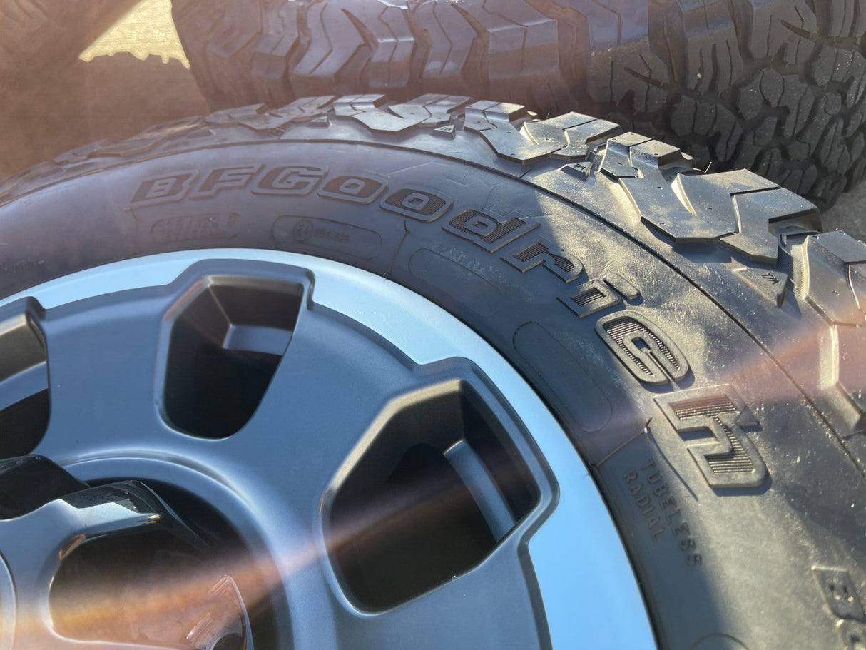 18" Ford F-250 F-350 OEM TREMOR rims wheels 10482 BFG KO2 A/T Texas Truck Tire