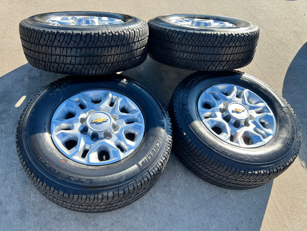 18" Chevy Silverado 2500 3500 OEM 5959 wheels rims MICHELIN LTX A/T2 NEW Texas Truck Tire