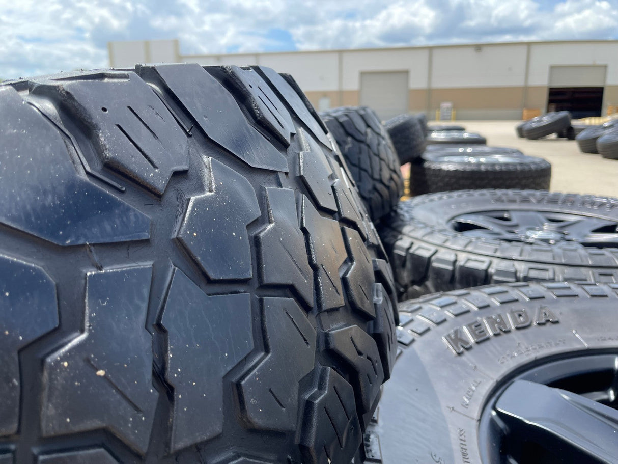 17" Ford Bronco wheels rims 95292 10383 SASQUATCH Ranger tires KENDA 37" Texas Truck Tire