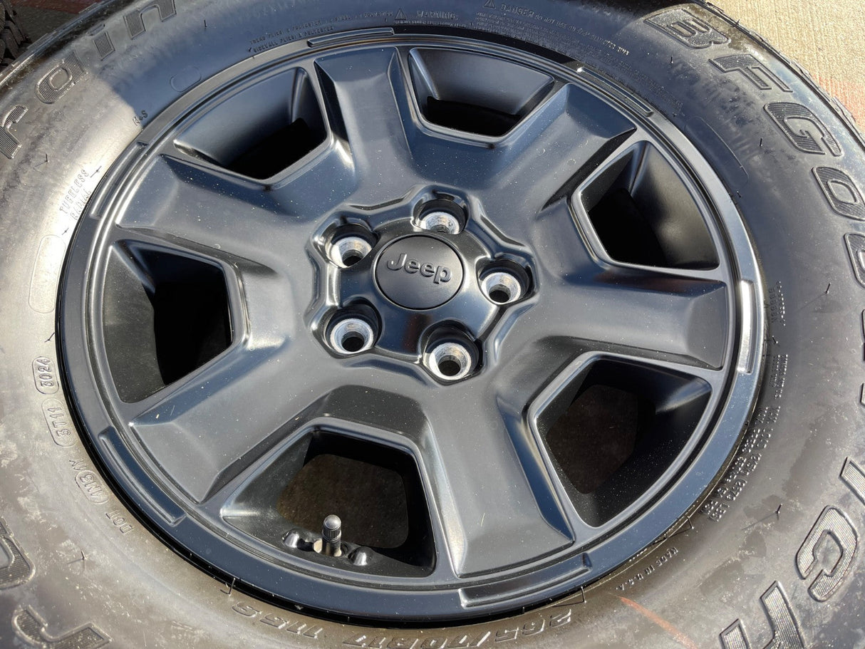 17" Jeep Wrangler Rubicon OEM 9260 wheels rims Gladiator tires BFG A/T NEW Texas Truck Tire
