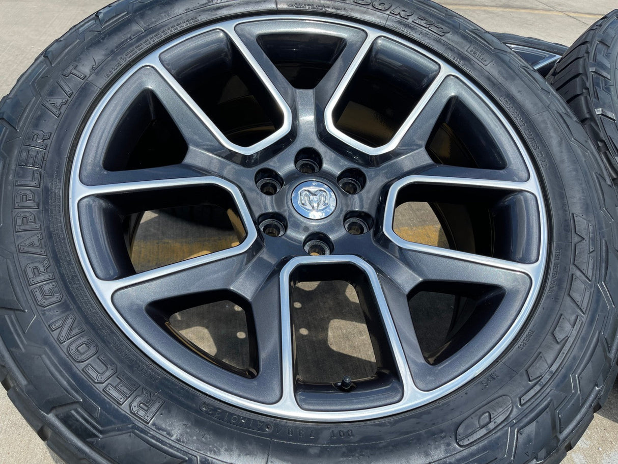 22" Dodge Ram 1500 OEM LIMITED Laramie wheels rims 2725 2684 NITTO 33" Texas Truck Tire