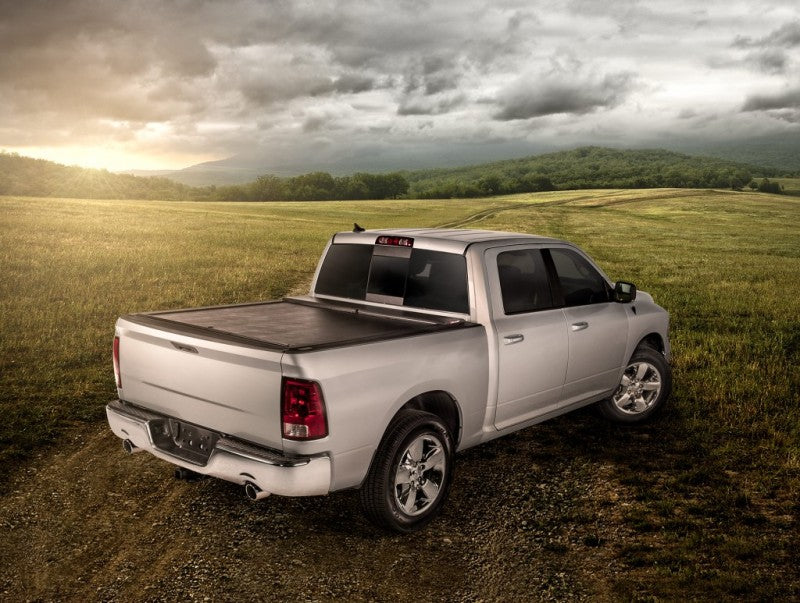 Couvre-caisse rétractable Roll-N-Lock 08-16 Ford F-250/F-350 Super Duty LB 93-3/8 po Série M