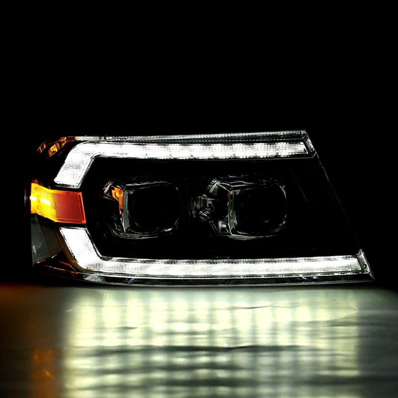 AlphaRex 04-08 Ford F-150 (No 2004 Heritage) LUXX-Series LED Proj HL Alpha-Blk avec Actv Lgt / Seq. Signer