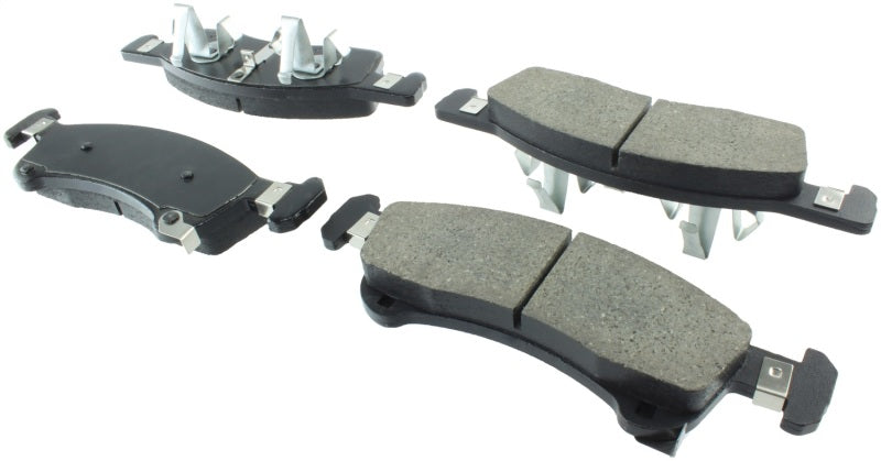 Plaquettes de frein sport StopTech avec cales et matériel - Avant/arrière
