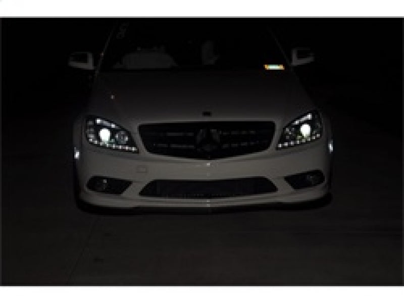 Phares de projecteur halogènes Spyder Mercedes Benz Classe C 08-11 - DRL Blk PRO-YD-MBW20408-DRL-BK