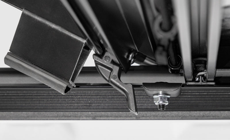 Housse de protection à trois volets Access LOMAX ProSeries 02-18 pour Dodge Ram 1500 5 pi 7 po (sans Rambox) - Blk Diamond Mist