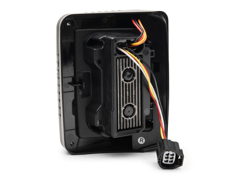 Feux arrière à LED Raxiom 07-18 Jeep Wrangler JK Axial Series - Boîtier noir (lentille fumée foncée)