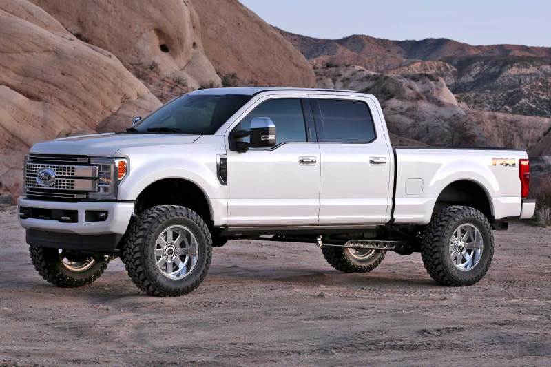 Système de bras de radiateur Fabtech 17-21 Ford F250/F350 4WD à essence 6 pouces avec bobines et amortisseurs de performance