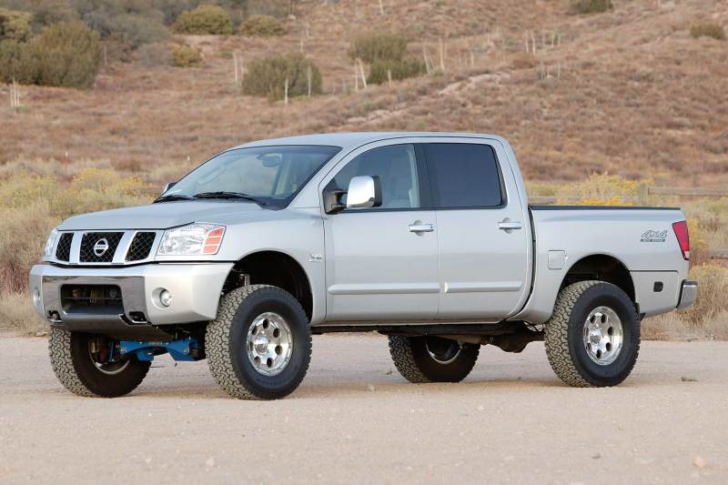 Système de base Fabtech 04-13 Nissan Titan 2/4WD 6 pouces avec Stealth