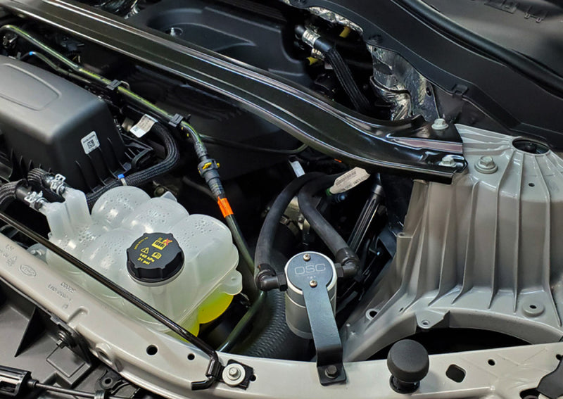 Séparateur d'huile côté conducteur J&L 2020-2024 Ford Explorer 2.3L EcoBoost 3.0 - Anodisé transparent