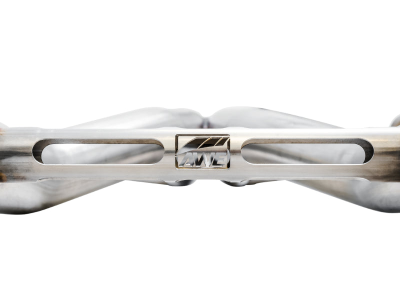 AWE Tuning 16-19 Chevy Camaro SS Res Cat-Back Exhaust - Édition Touring (embouts noirs Quad Diamond)