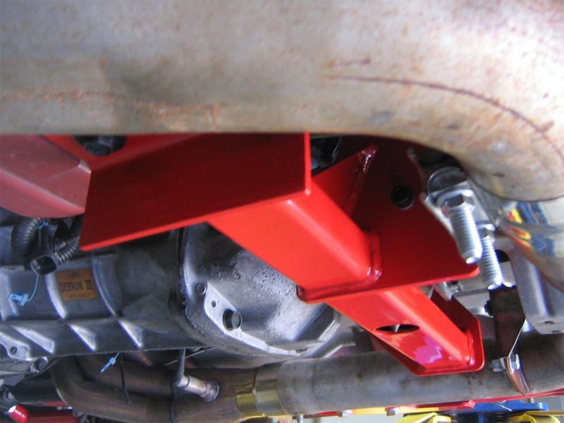 Kit de relocalisation de bras de couple / boîte automatique GM F-Body 98-02 UMI Performance