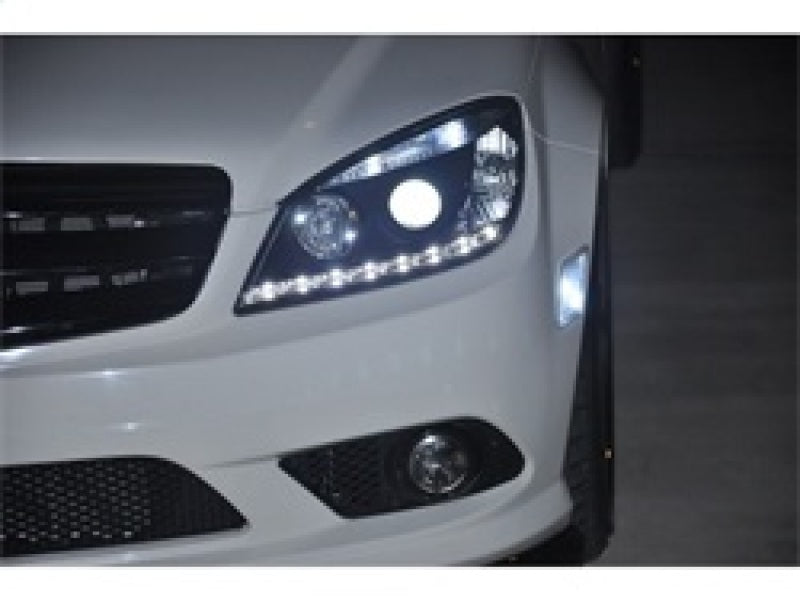 Phares de projecteur halogènes Spyder Mercedes Benz Classe C 08-11 - DRL Blk PRO-YD-MBW20408-DRL-BK