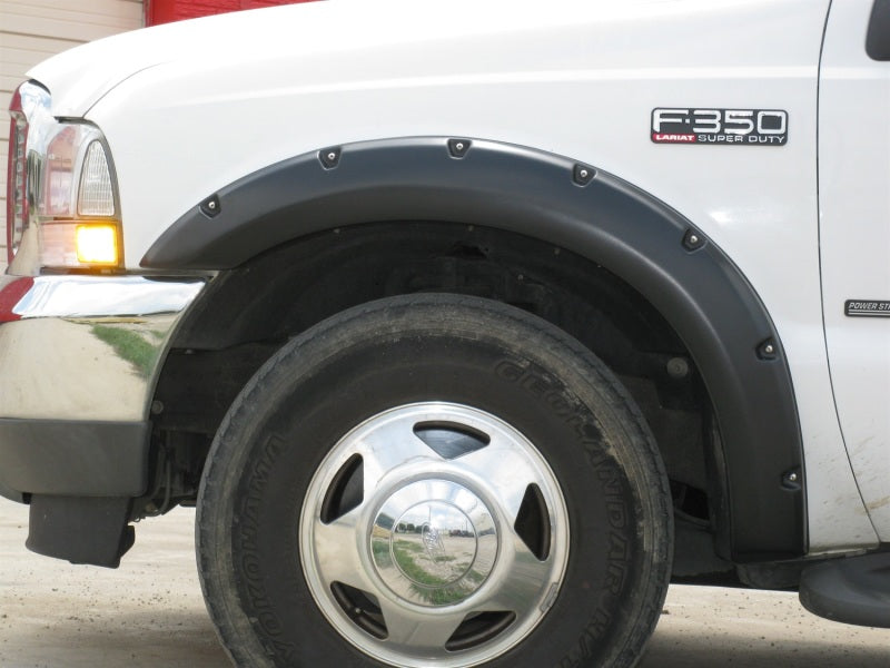 Élargisseurs d'ailes lisses de la série Elite de style Lund 99-07 Ford F-250 RX-Rivet - Noir (4 pièces)