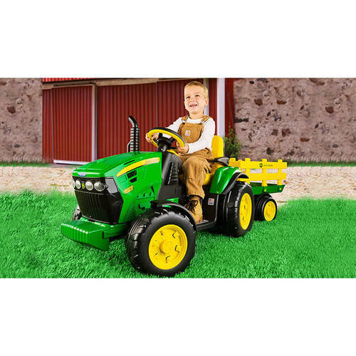 2-Speed Kids Tractor Ride-On Toy Car with FM Radio for Outdoor Play in the Lawn or Backyard