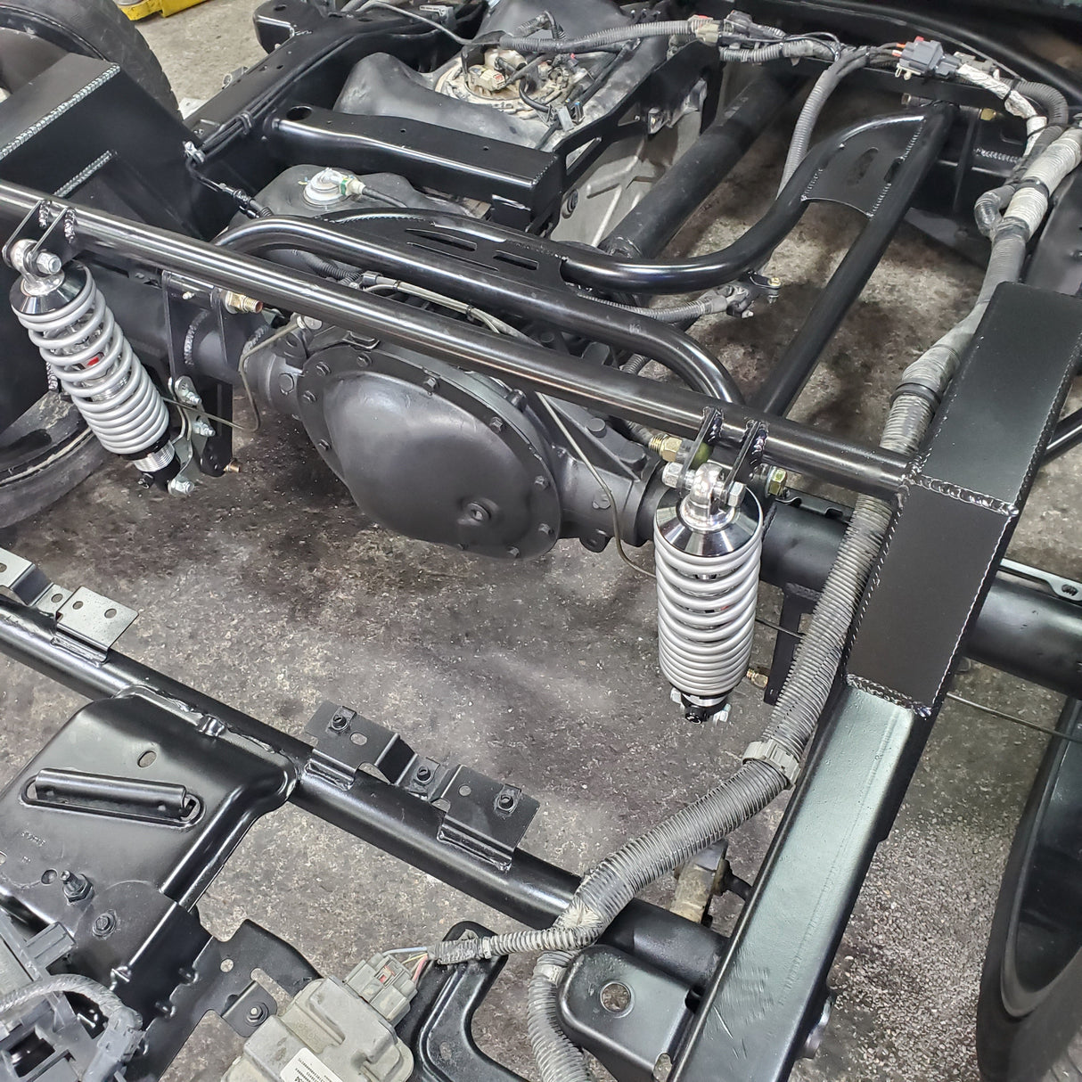 2019-2024 Silverado Rear Coil Over Kit 3 Link Wisbone Suspension Big Billet Wheels 2wd Crew Cab