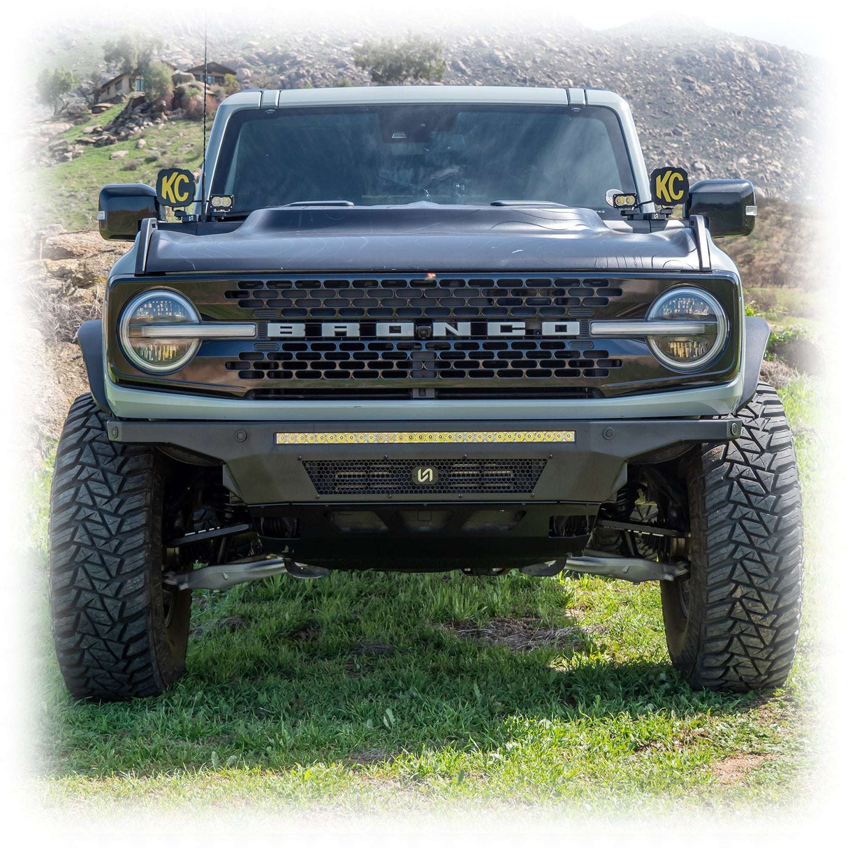 Hyperlyte Front Bumper & Skid Plate for Ford Bronco Turn Offroad