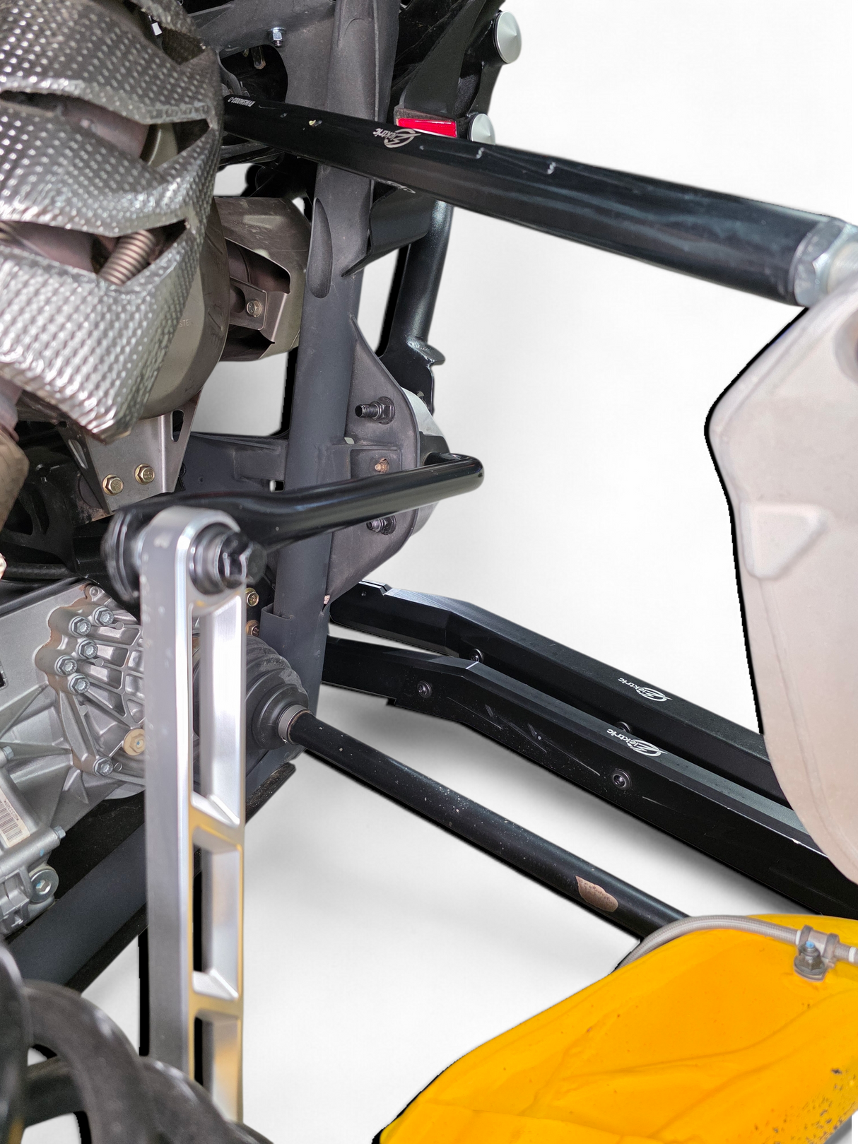 2024+ Can Am Maverick R High Clearance Adjustable Radius Rods (Anodized Black) www.elektricoffroad.com