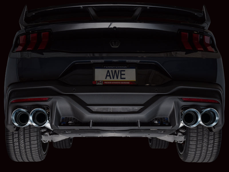 Échappement Catback AWE 2024 Ford Mustang Dark Horse S650 RWD Track Edition avec quatre embouts chromés argentés