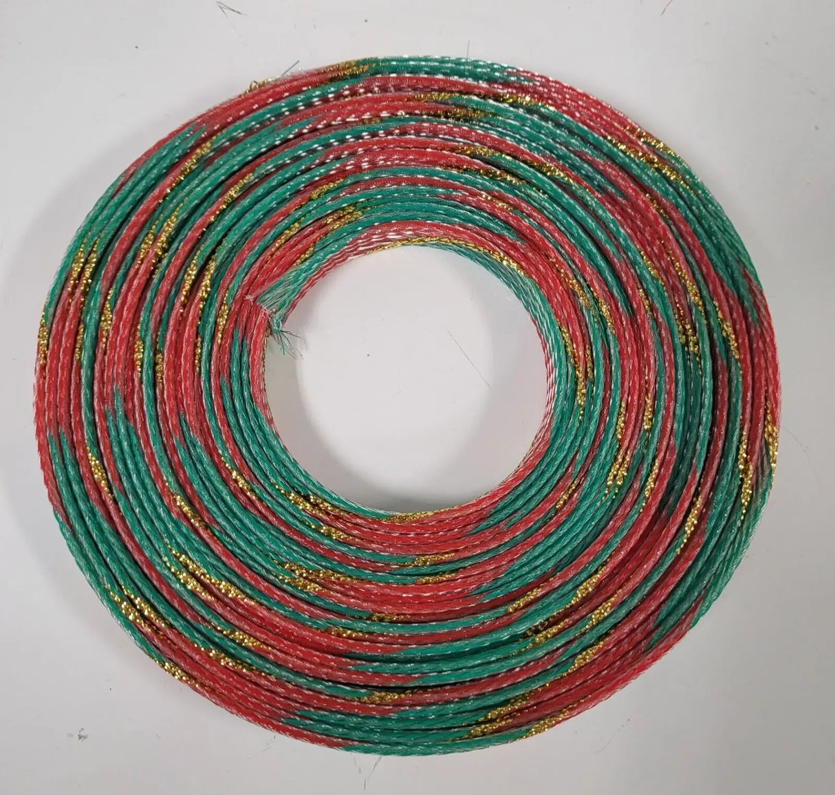 25 FT 1/2" HOLIDAY GREEN RED GOLD STRIPE PET EXPANDO SLEEVING BRAID AC/DC WIRE AND SUPPLY