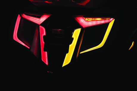 Cache garde-boue arrière Kuryakyn Omni LED 18-20 GL1800 noir satiné