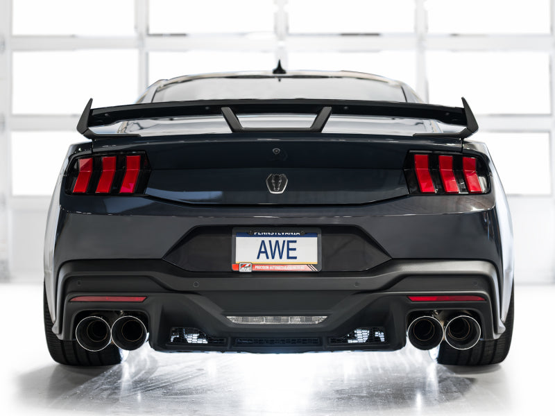 Échappement Catback AWE 2024 Ford Mustang Dark Horse S650 RWD Track Edition avec quatre embouts chromés argentés