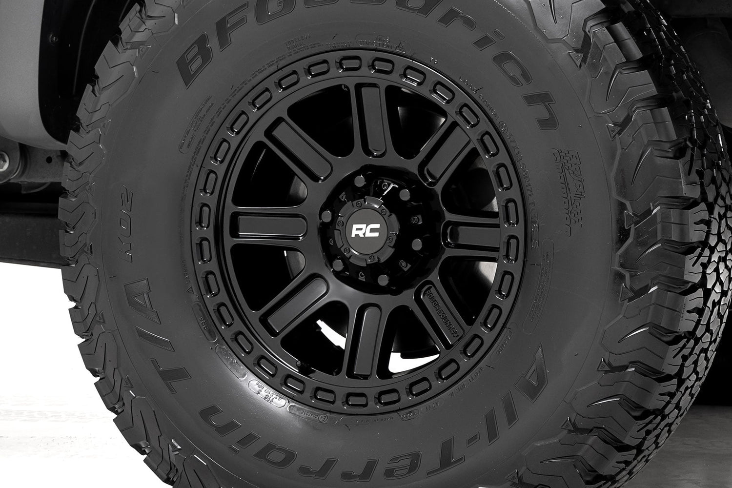 Rough Country 84 Series Wheel 5x5.0 Bolt Pattern Gloss Black