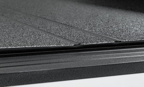 Housse de siège arrière à trois volets LOMAX Access, finition en uréthane noir, pour Toyota Tacoma 16-20 - lit de 5 pieds (sans housse rigide d'origine)