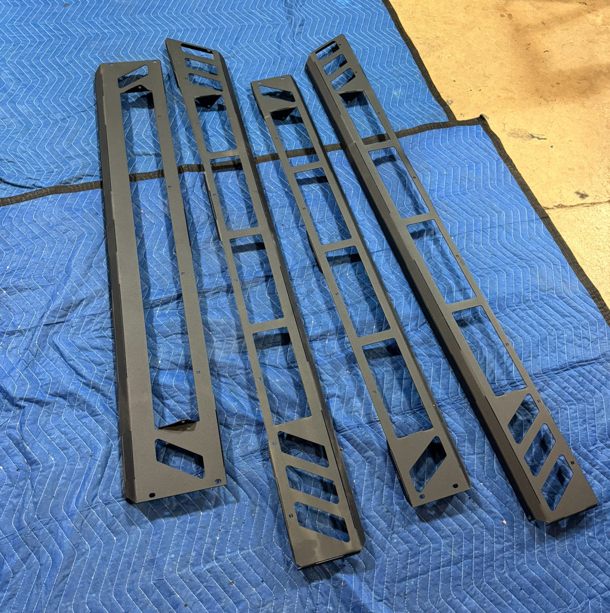 LIGHT BAR ROOF RACK