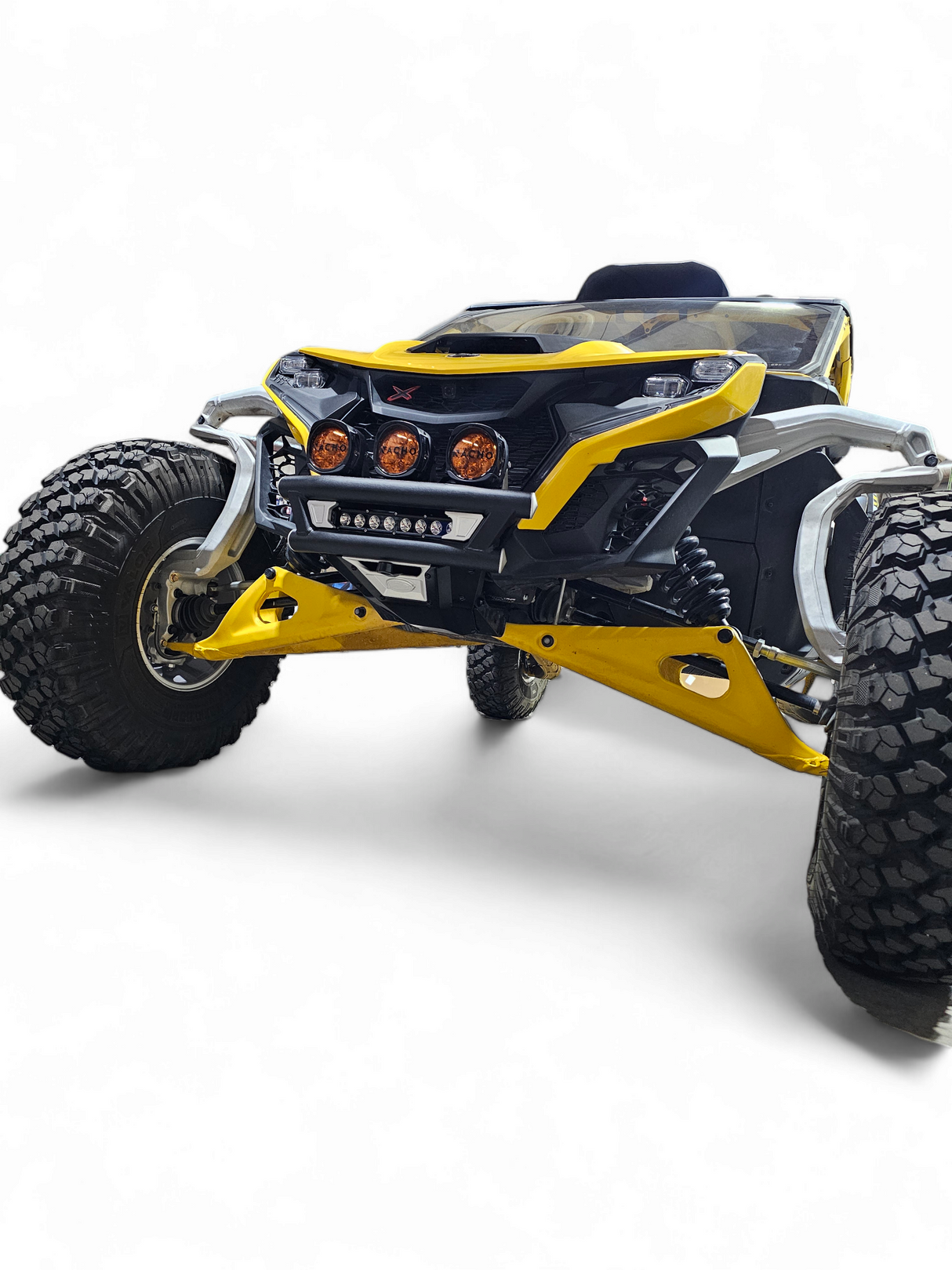 2024 + Can-Am Maverick R Amp front winch bumper www.elektricoffroad.com