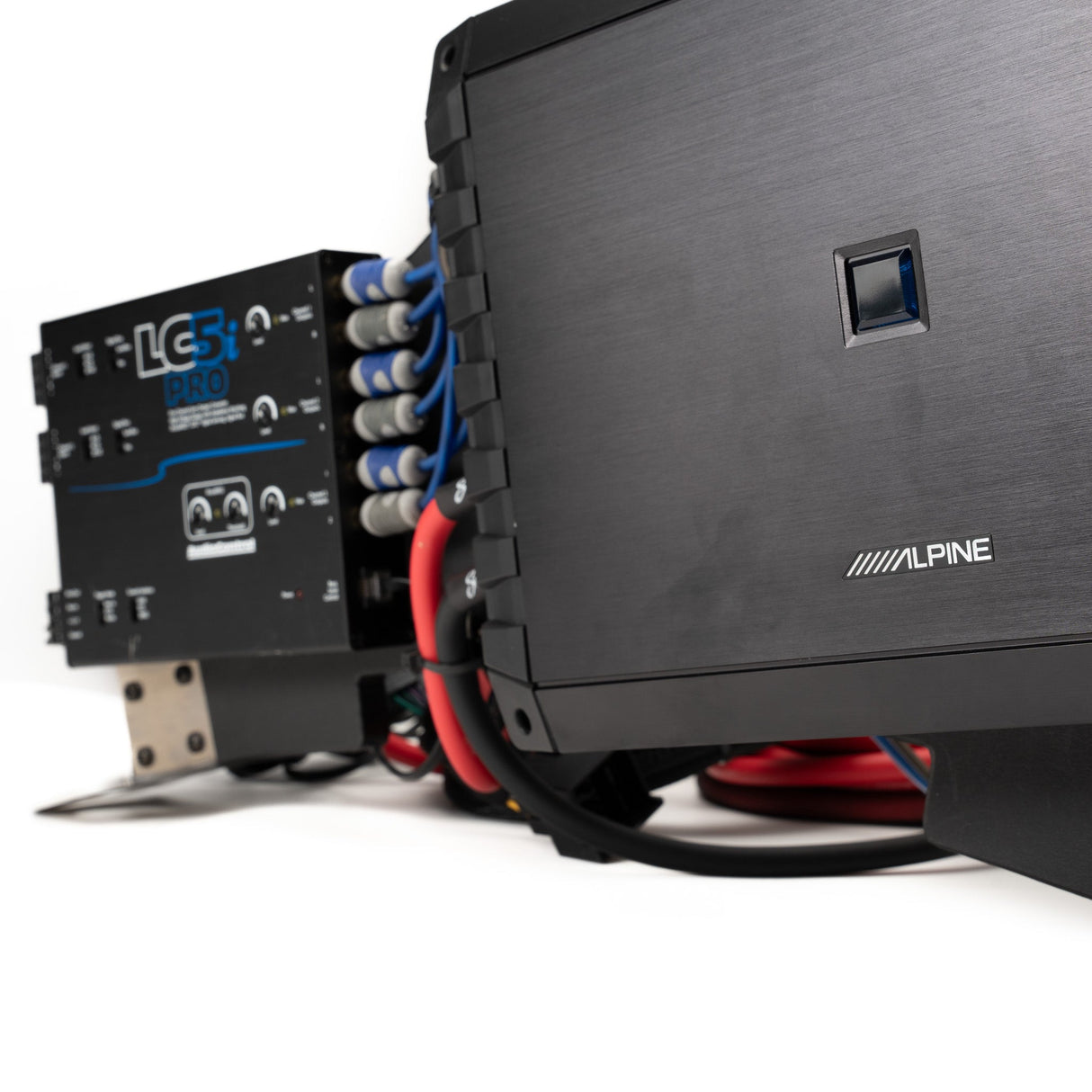 Alpine Plug & Play Amp Kit Bundle Upgrade 2 & 4-Door (NON-B&O System) | '21- Current Ford Bronco