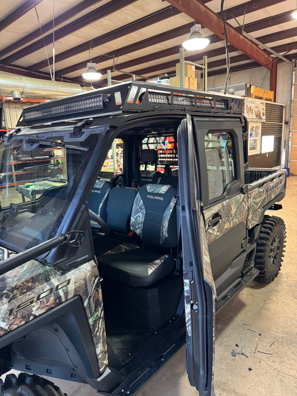 LIGHT BAR ROOF RACK